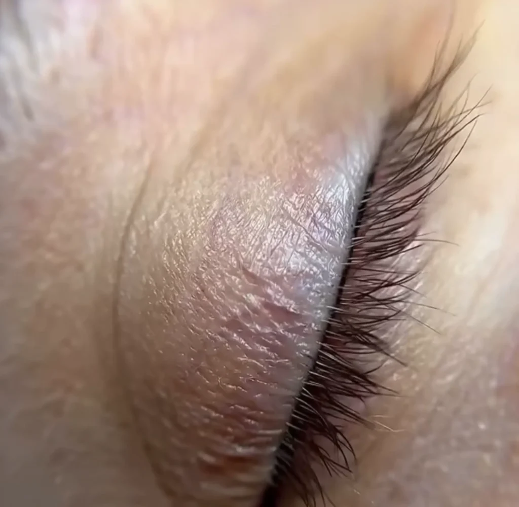 lashline tattoo